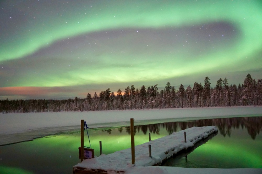 FINLANDIA: Zorza polarna u Świętego Mikołaja