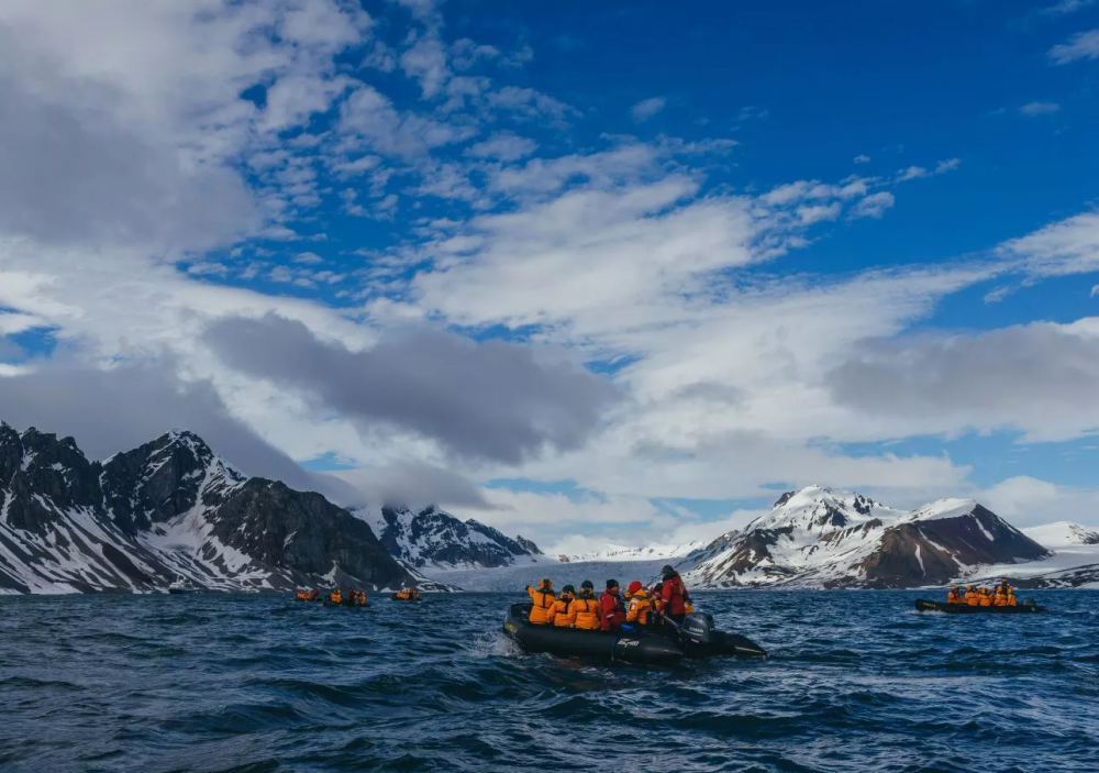 TRZY ARKTYCZNE WYSPY: Spitsbergen, Grenlandia i Islandia