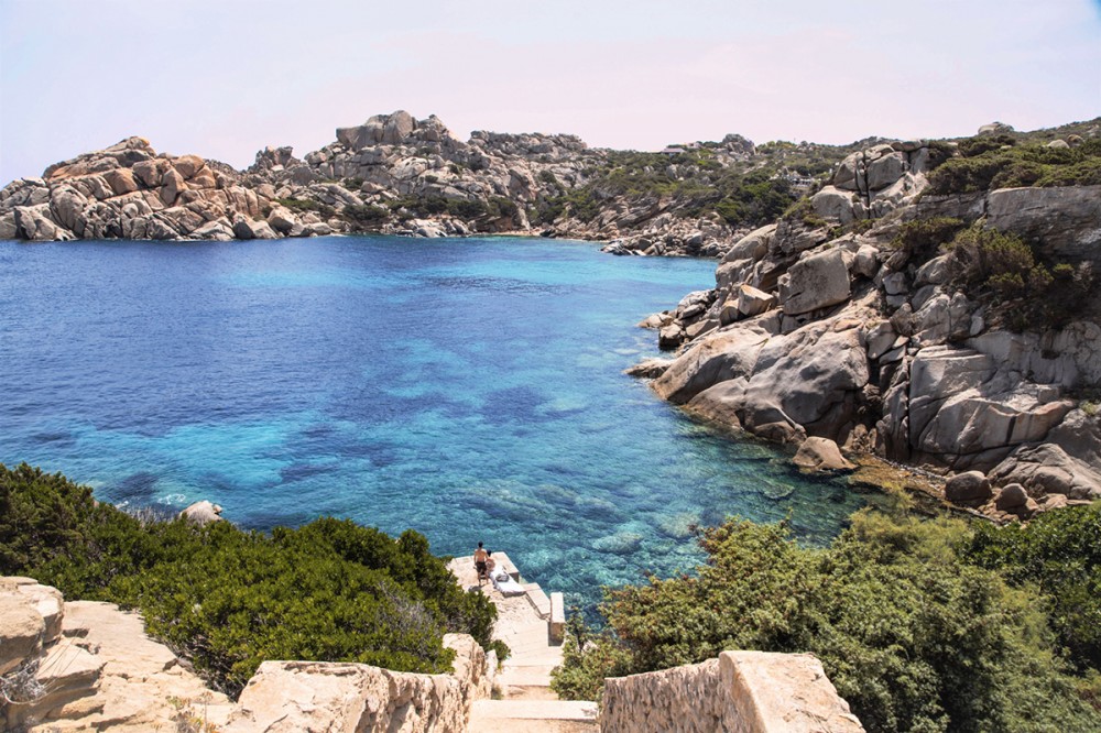Szmaragdowa wyspa: kolorowe miasteczka, trekkingi i najlepsze plaży Sardynii