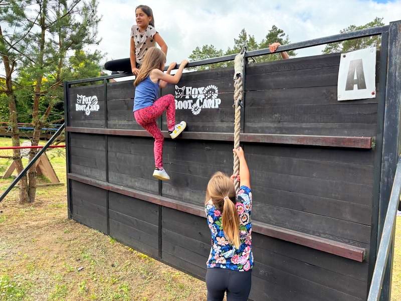 RODZINNY obóz sportowy